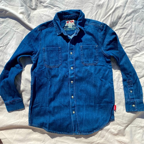 Wrangler “Montana” Denim Shirt - Picture 2 of 11